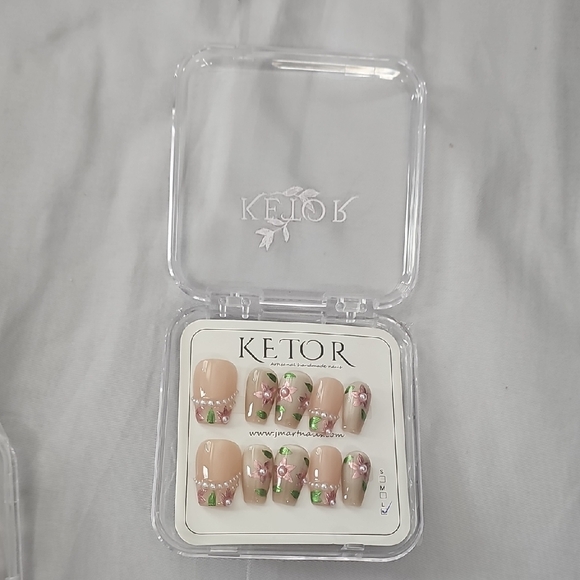 Floral Nail Art Set - Tan and Pink - Picture 1 of 5